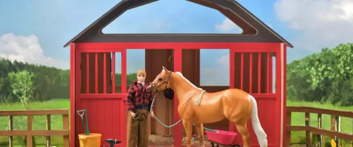 Breyer Stable & Care Combo: The Farm Life Set E...