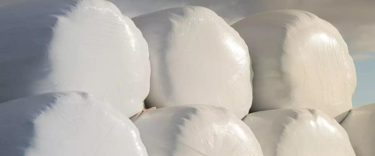 How Many Wraps on a Round Bale? 4 vs 6 vs 8 Lay...